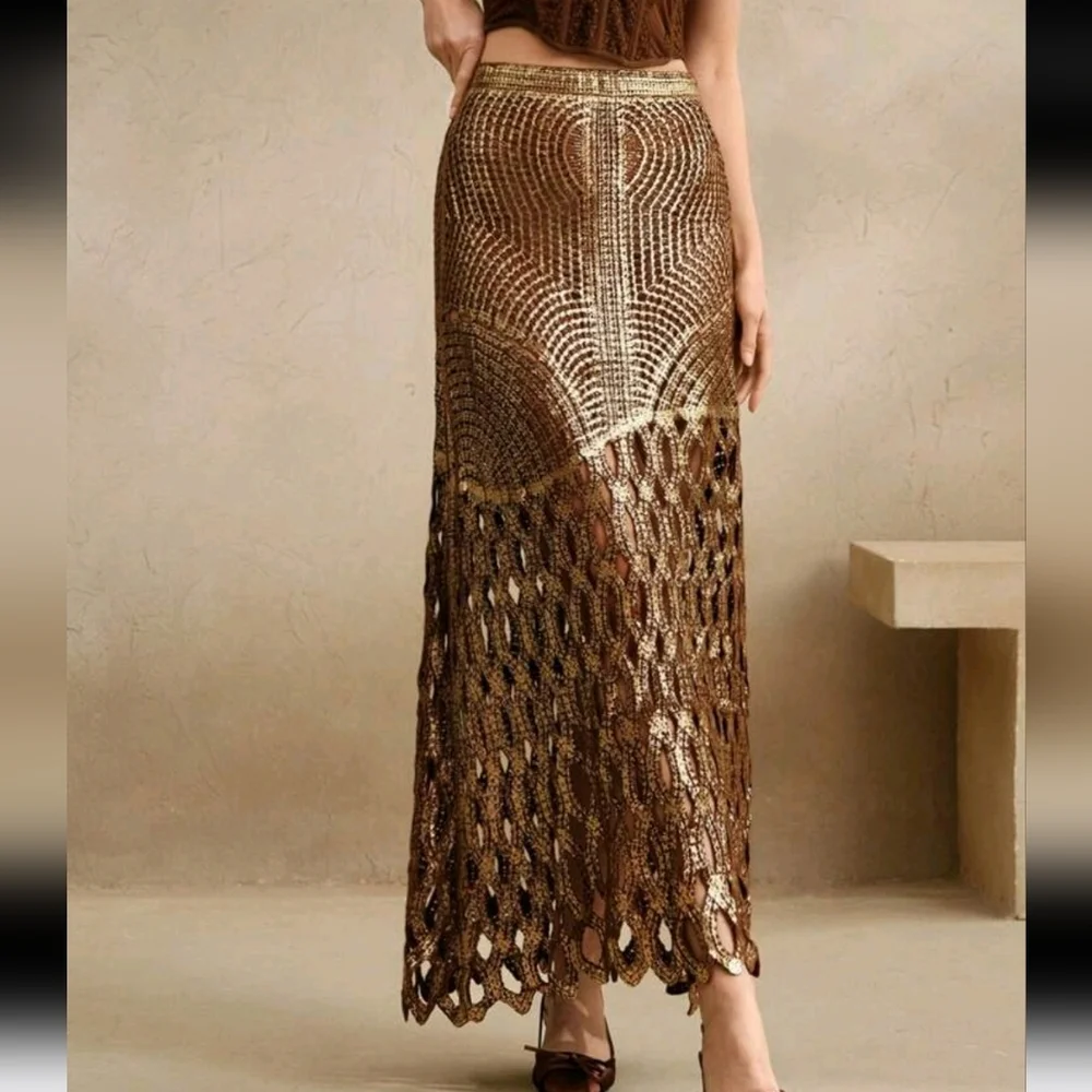 Elegant Knotted Crochet Lace Overlay Embroidered Golden Foil A-Line Skirt - Picture 5 of 12